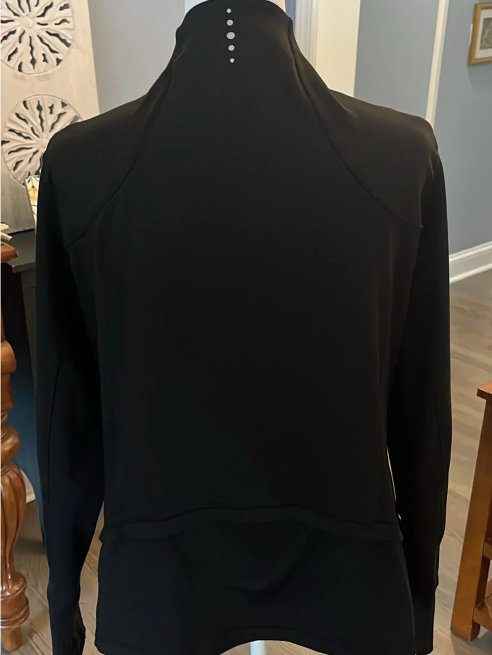 Women's Black Quilted Front Puffer Jacket